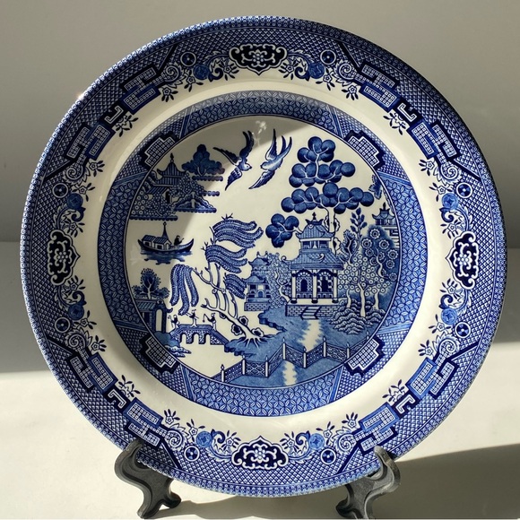 Vintage Churchill Blue Willow Plate 10” blue & white - Picture 3 of 10